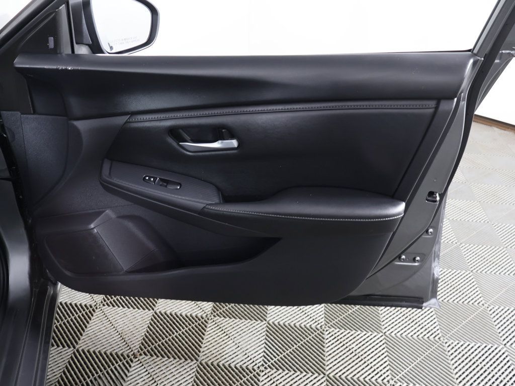 Used 2025 Nissan Sentra SV FWD image 21