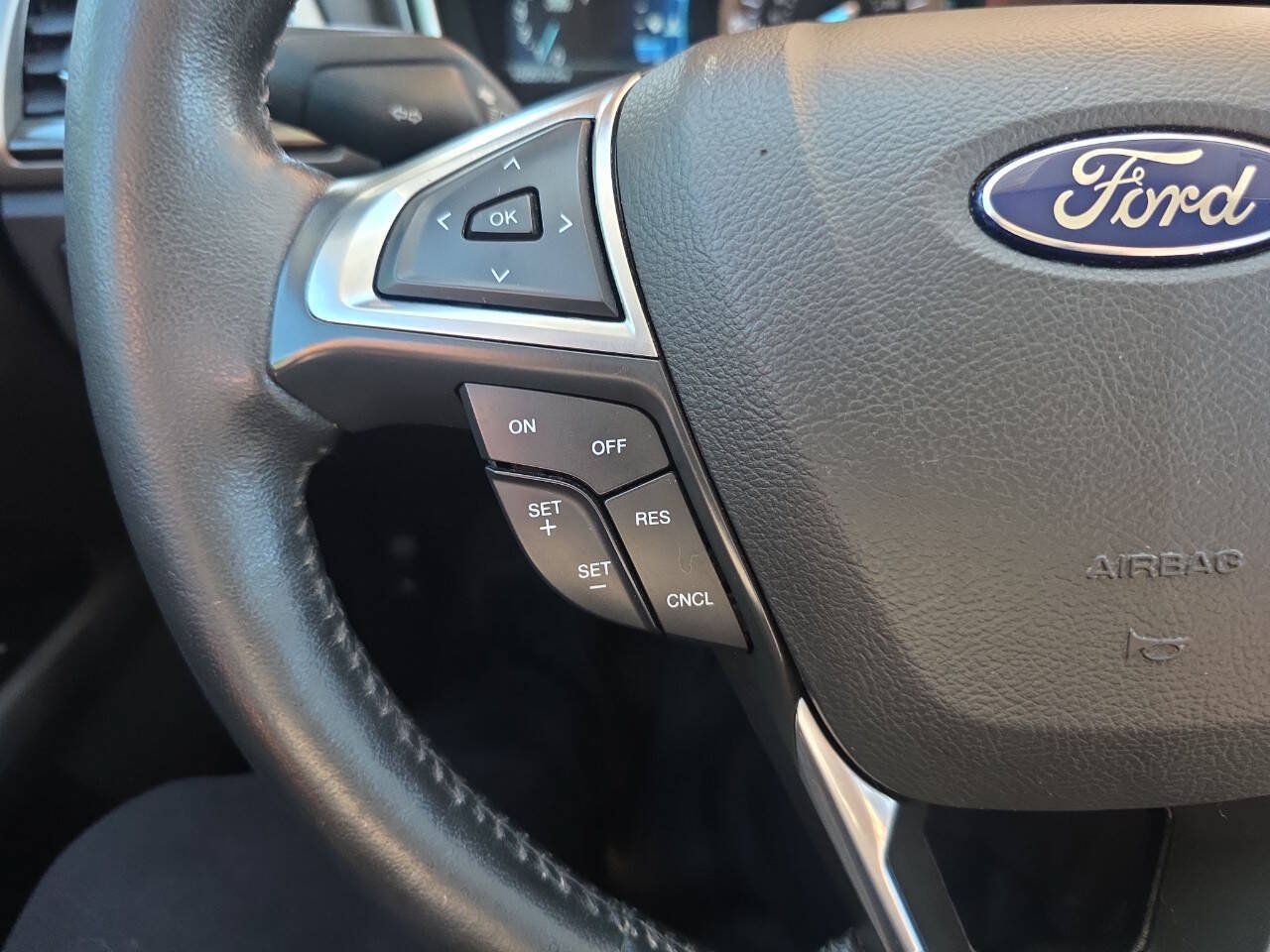 Used 2016 Ford Fusion SE w/ Equipment Group 202A FWD image 15
