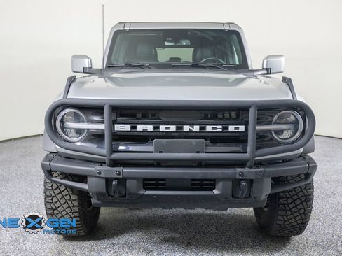 Used 2024 Ford Bronco Outer Banks AWD/4WD image 2