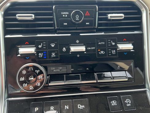 New 2025 Nissan Armada Platinum Reserve image 24