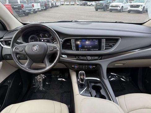 Used 2021 Buick Enclave Essence w/ Sport Touring Edition image 18