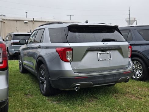 Used 2023 Ford Explorer XLT w/ Equipment Group 202A image 6