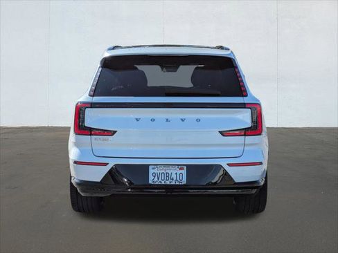 Used 2025 Volvo EX90 Ultra image 4