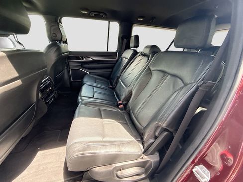 Used 2023 Jeep Wagoneer L Series II image 25