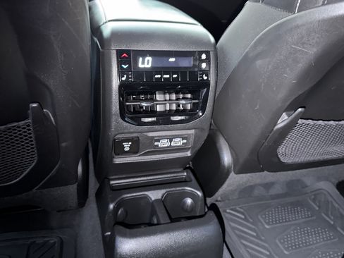 Used 2023 Jeep Grand Cherokee L Limited AWD/4WD image 25