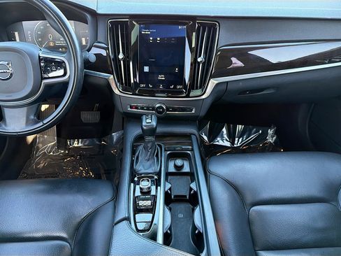 Used 2018 Volvo S90 T5 Momentum image 19