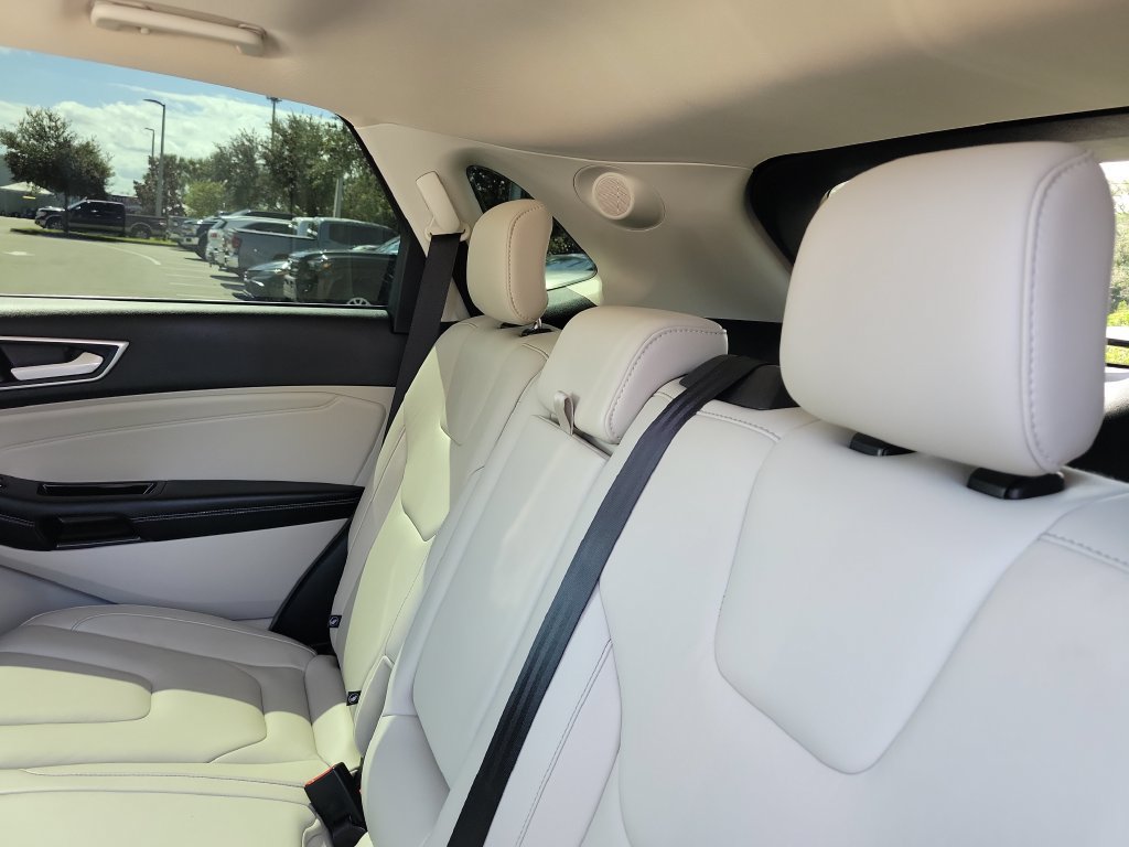 Used 2020 Ford Edge Titanium FWD image 24