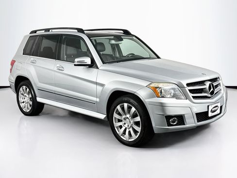 Used 2010 Mercedes-Benz GLK 350 4MATIC image 2