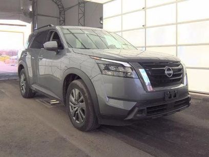 Used 2025 Nissan Pathfinder SV