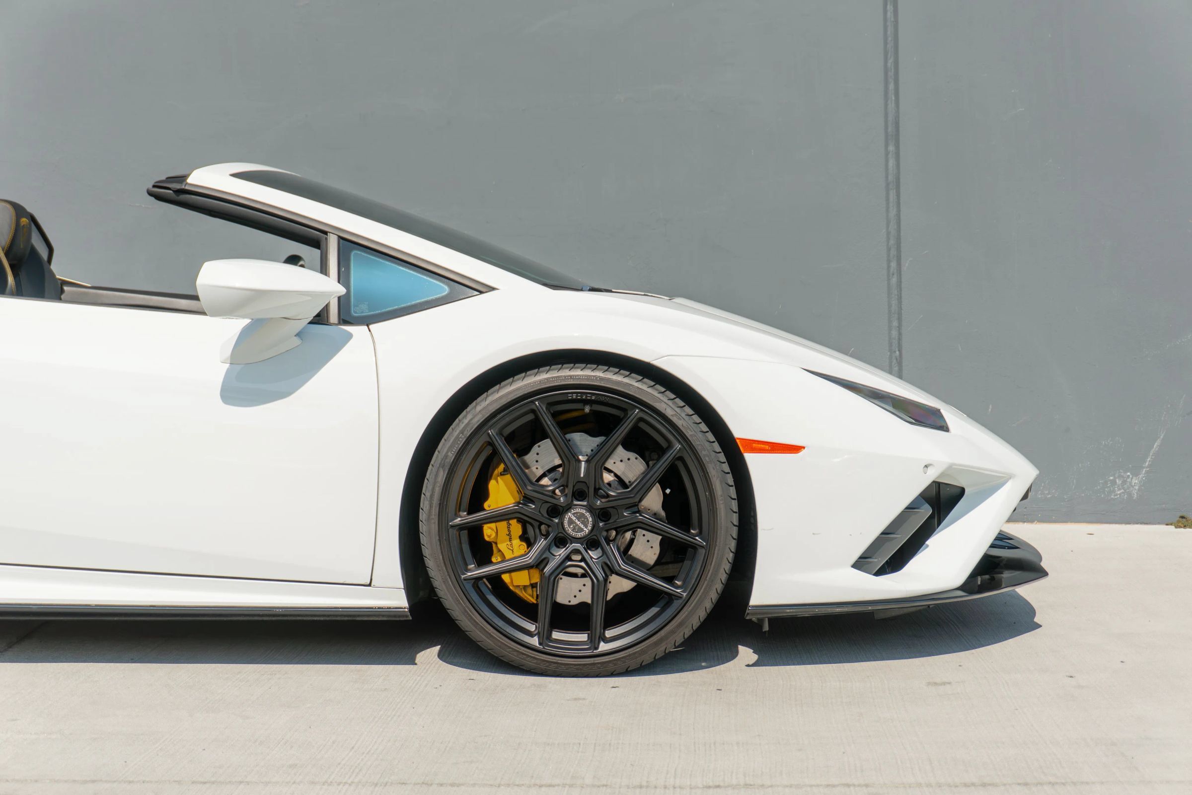 Used 2021 Lamborghini Huracan EVO RWD image 36