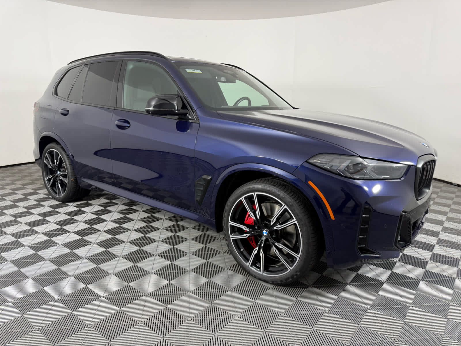 Used 2024 BMW X5 M60i AWD/4WD image 1