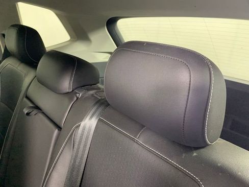 Used 2021 Volkswagen Tiguan SE w/ Panoramic Sunroof Package image 22