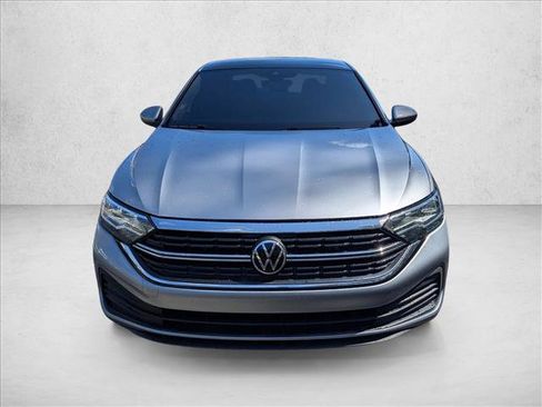 Used 2023 Volkswagen Jetta SE image 5
