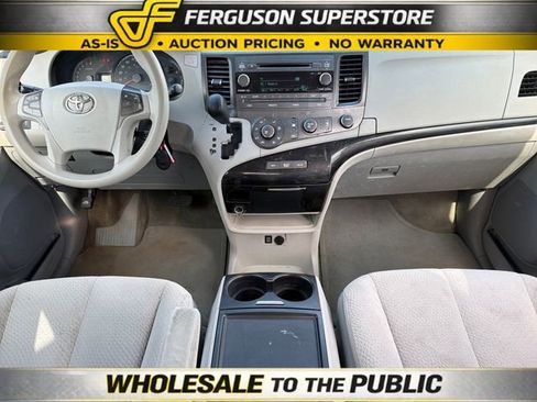 Used 2012 Toyota Sienna LE FWD image 9