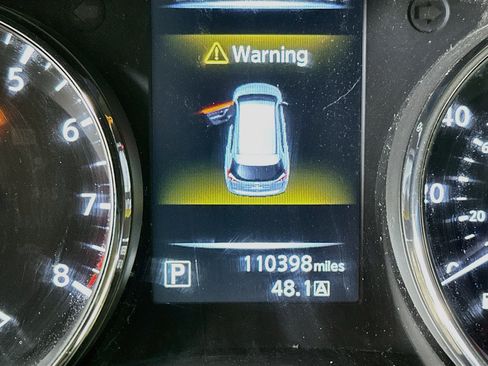 Used 2016 Nissan Rogue SV AWD/4WD image 18