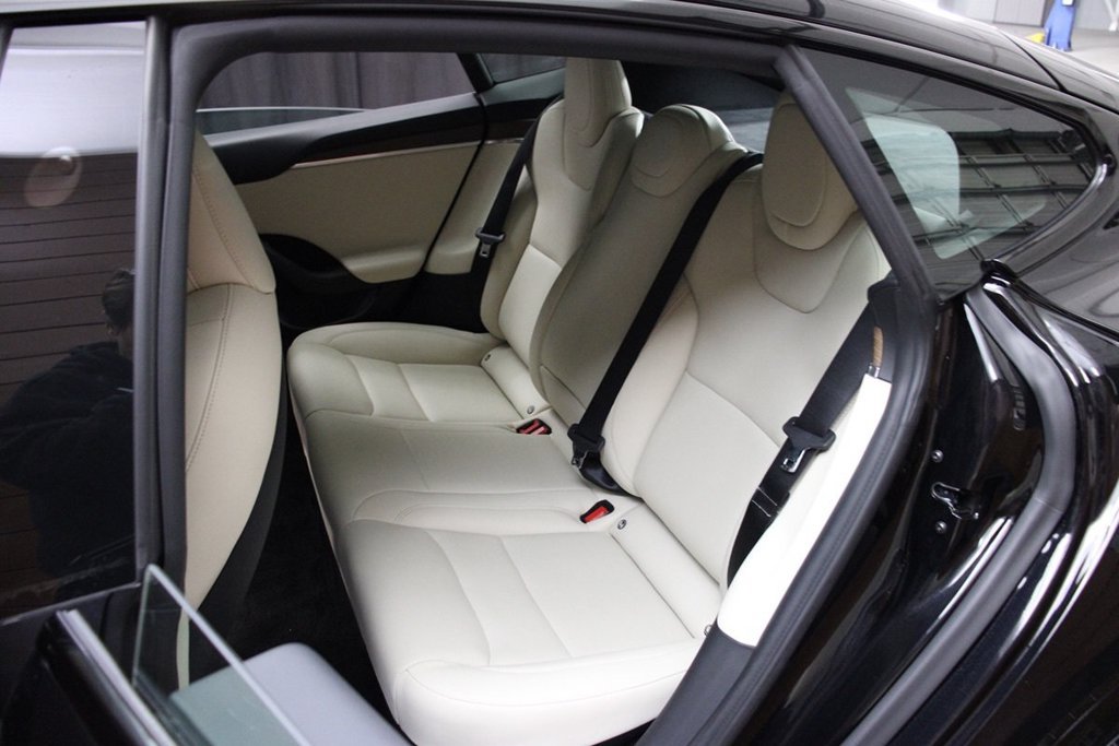 Used 2022 Tesla Model S AWD/4WD image 37