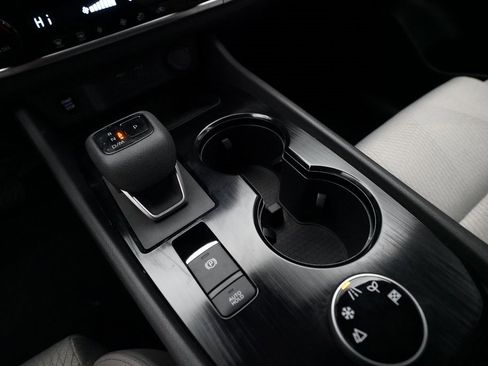 Certified 2024 Nissan Rogue SV image 17