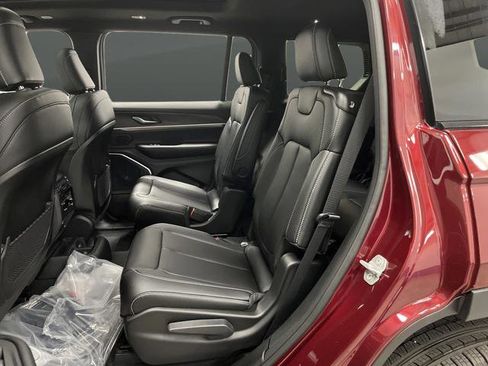 New 2025 Jeep Grand Cherokee L Limited w/ Black Appearance Package image 30