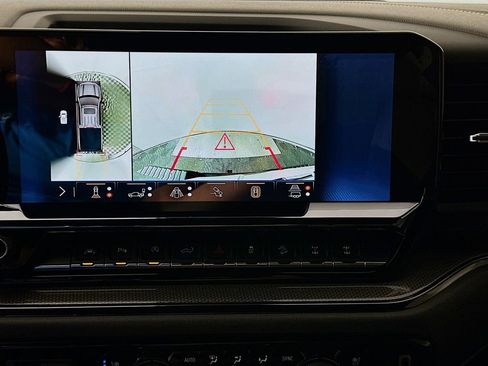 Used 2025 Chevrolet Silverado 1500 ZR2 w/ Technology Package image 14