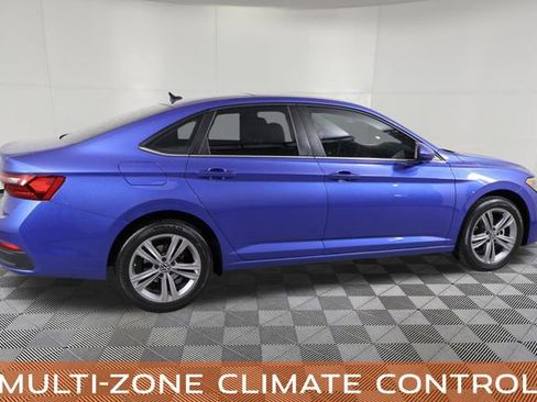 Used 2022 Volkswagen Jetta SE FWD image 4