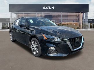 Used 2022 Nissan Altima 2.5 S image 1