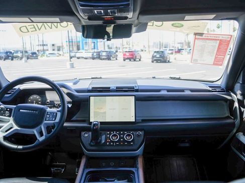 Used 2024 Land Rover Defender 110 SE AWD/4WD image 8