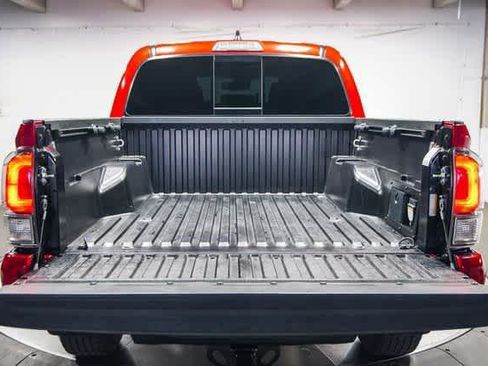 Certified 2022 Toyota Tacoma TRD Off-Road w/ Technology Package RWD image 27