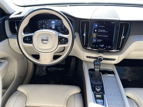 Used 2021 Volvo XC60 T5 Inscription w/ Advanced Package image 11