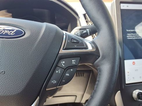 Certified 2024 Ford Edge SEL w/ Convenience Package AWD/4WD image 17