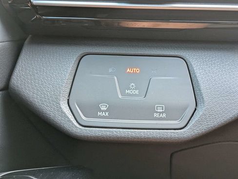 Certified 2023 Volkswagen ID.4 Pro RWD image 36