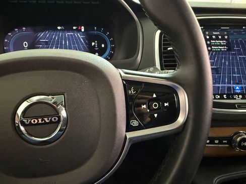 Used 2025 Volvo XC90 B6 Plus image 26