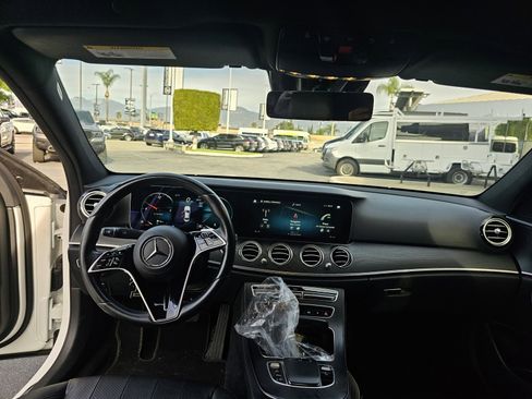 Used 2023 Mercedes-Benz E 350 Sedan image 9