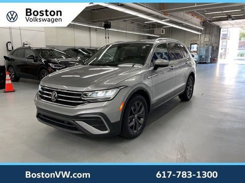 Certified 2023 Volkswagen Tiguan SE image 1