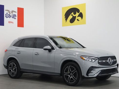 Used 2025 Mercedes-Benz GLC 300 4MATIC image 1