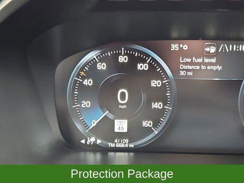 Used 2022 Volvo XC90 T5 Momentum w/ Climate Package image 13