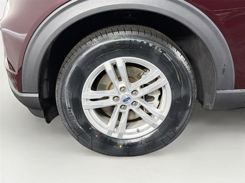 Used 2022 Ford Explorer XLT w/ Equipment Group 202A image 31