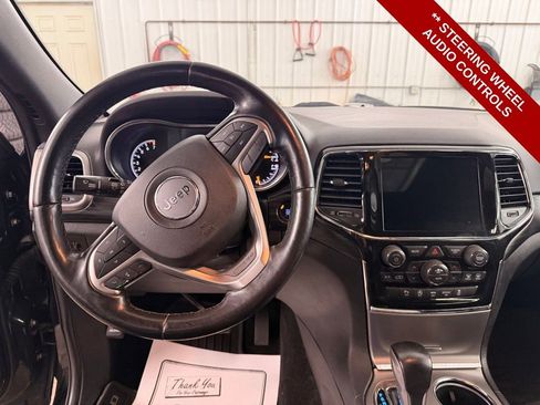 Used 2021 Jeep Grand Cherokee Laredo X image 16