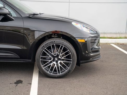 New 2026 Porsche Macan image 9