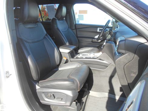 Used 2022 Ford Explorer ST w/ Equipment Group 401A image 8