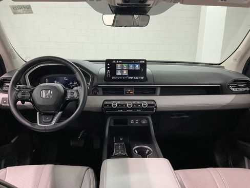 Certified 2023 Honda Pilot Elite image 8