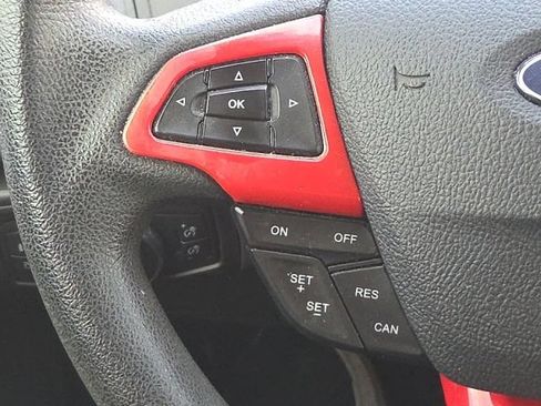 Used 2017 Ford Focus SEL FWD image 30