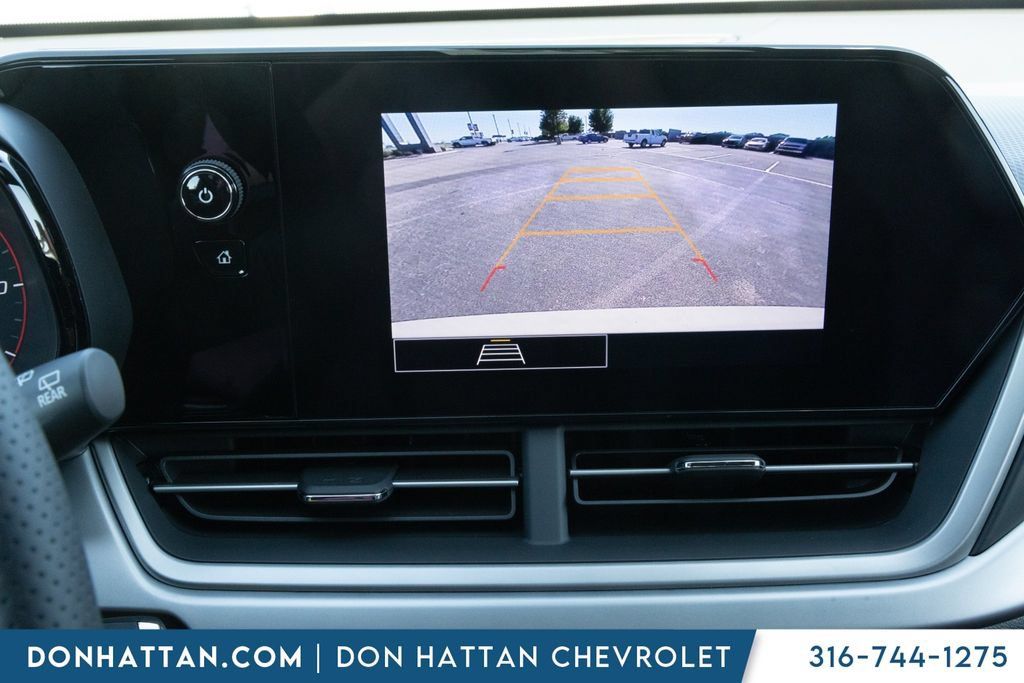 New 2026 Chevrolet Trax RS w/ Sunroof Package FWD image 11