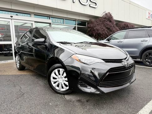 Used 2019 Toyota Corolla LE FWD image 1