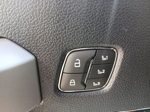 Used 2022 Ford F350 Lariat w/ Lariat Ultimate Package image 56