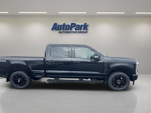 New 2026 Ford F250 Lariat w/ Black Appearance Package image 7
