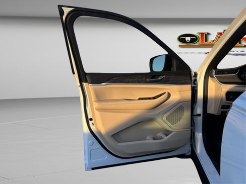 New 2025 Jeep Grand Cherokee L Limited image 23