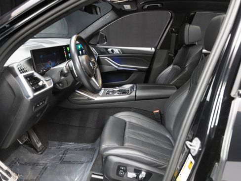 Used 2024 BMW X7 M60i w/ Executive Package image 51