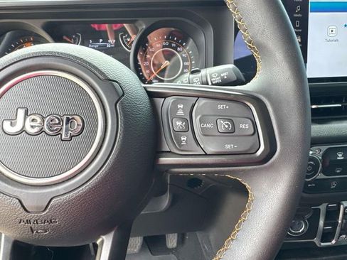 Used 2024 Jeep Wrangler Unlimited Sport AWD/4WD image 30