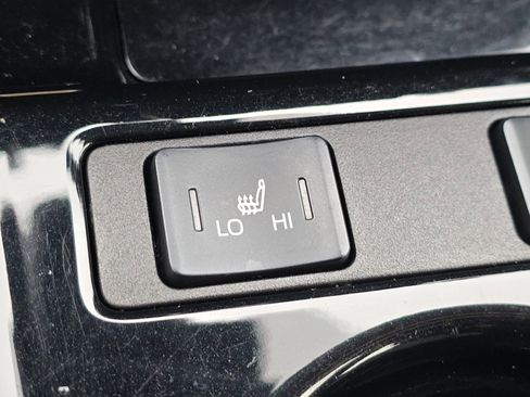 Used 2022 Toyota Prius XLE w/ Advanced Technology Package image 12