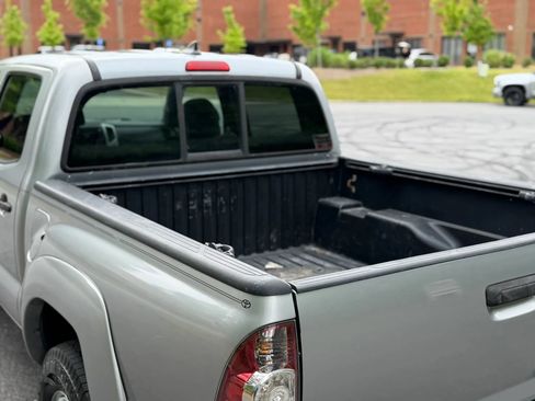 Used 2015 Toyota Tacoma PreRunner w/ SR5 Package RWD image 10